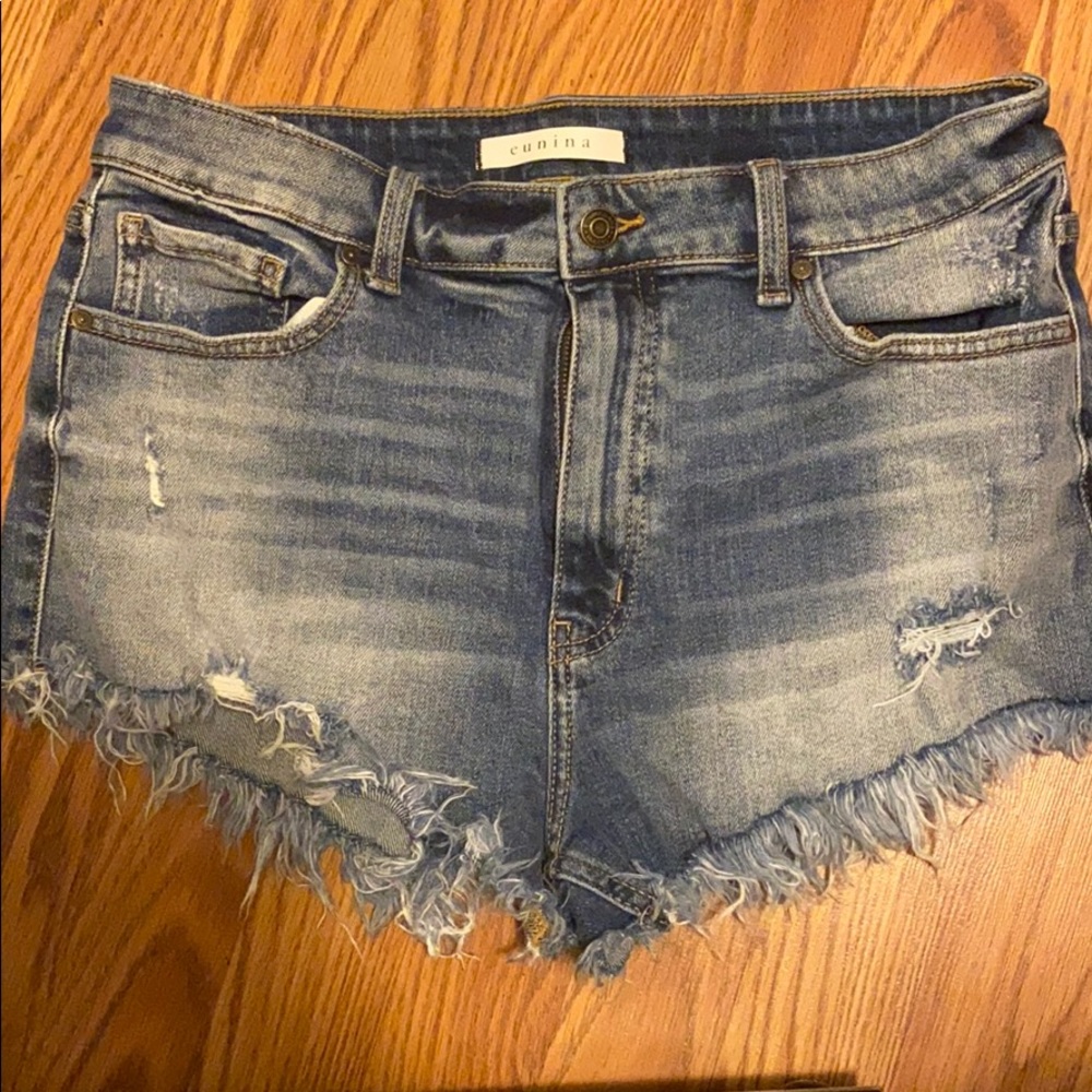 Denim shorts 💐